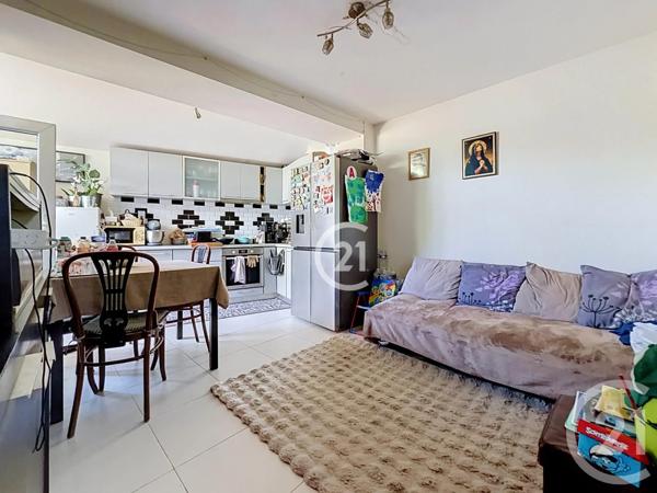 Appartement F3 à vendre  3 pièces - 44,49 m 2   MONTREUIL  - 93