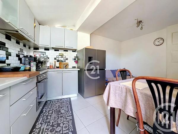 Appartement F3 à vendre  3 pièces - 44,49 m 2   MONTREUIL  - 93