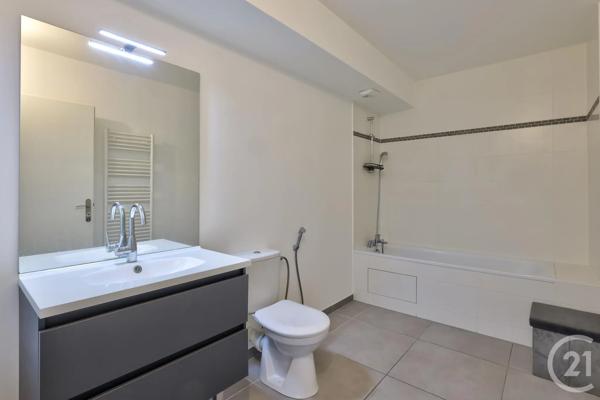 Appartement F4 à vendre  4 pièces - 87 m 2   AUBERVILLIERS  - 93