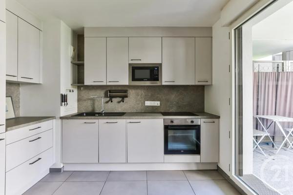 Appartement F4 à vendre  4 pièces - 87 m 2   AUBERVILLIERS  - 93