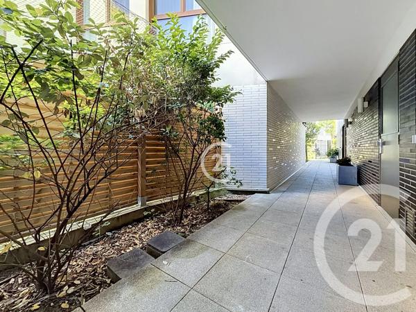 Appartement F3 à vendre  3 pièces - 64,82 m 2   MONTREUIL  - 93