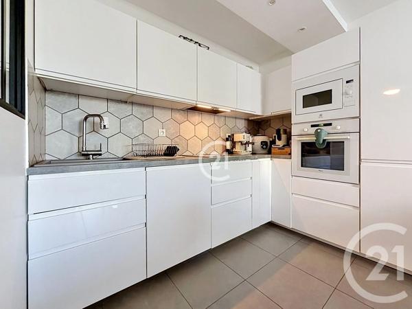 Appartement F3 à vendre  3 pièces - 64,82 m 2   MONTREUIL  - 93