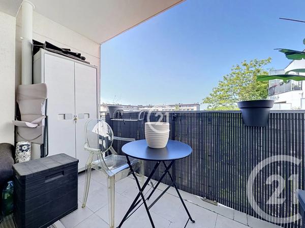 Appartement F3 à vendre  3 pièces - 64,82 m 2   MONTREUIL  - 93