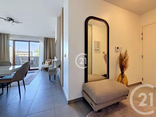 Appartement F3 à vendre  3 pièces - 64,82 m 2   MONTREUIL  - 93