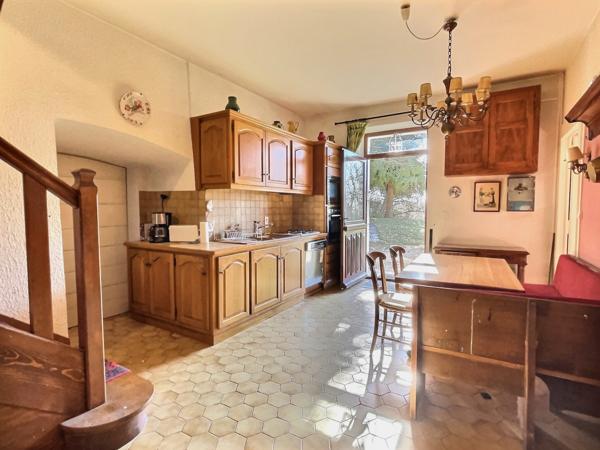 Gex (01170) Maison de charme 5 chambres - Grand terrain - Investissement