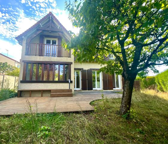 Maison
         7 pièces
        - 140 m² Exclusivité 529 000 € *