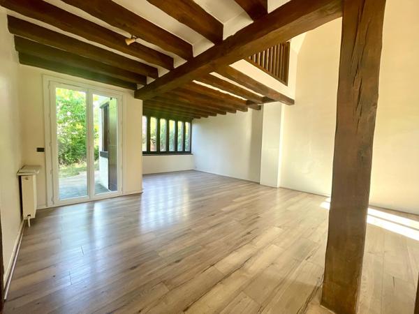 Maison
         7 pièces
        - 140 m² Exclusivité 529 000 € *