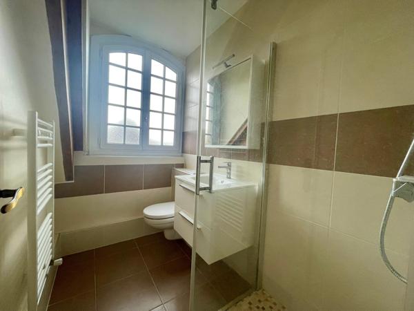 Maison
         7 pièces
        - 140 m² Exclusivité 529 000 € *