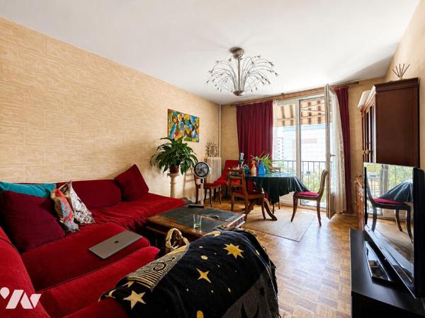 TOURS - RUE AUGUSTE CHEVALLIER - APPARTEMENT T3 TRAVERSANT AVEC BALCON ET CAVE
