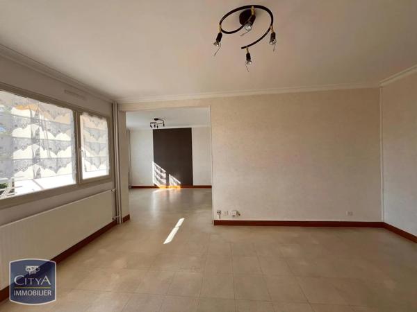 Appartement à louer 4 pièces 97m² Laval (53000)