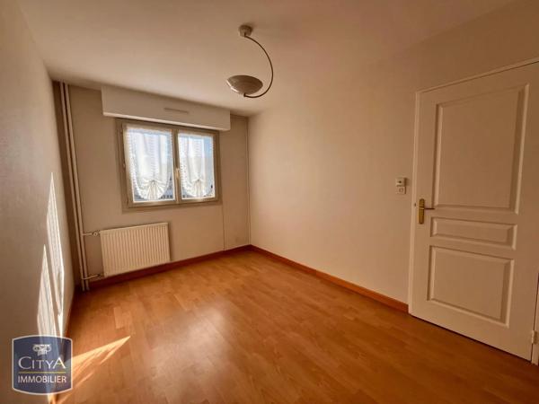 Appartement à louer 4 pièces 97m² Laval (53000)