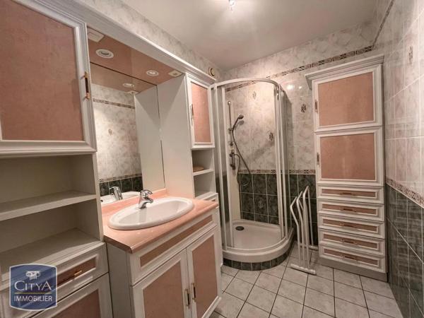 Appartement à louer 4 pièces 97m² Laval (53000)
