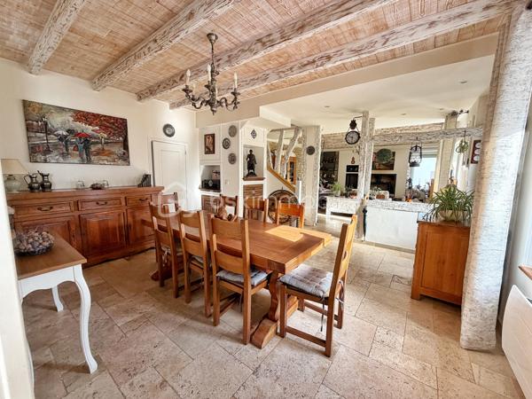 Maison en pierre de 207 m²