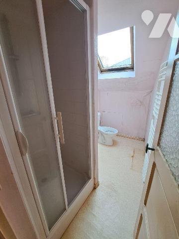 CENTRE BOURG BALLON - PROCHE TOUS COMMERCES
Maison à rénover comprenant salon, cuisine, arrièr...