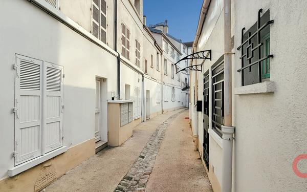 Appartement à vendre    1 pièce •  Saint-Denis