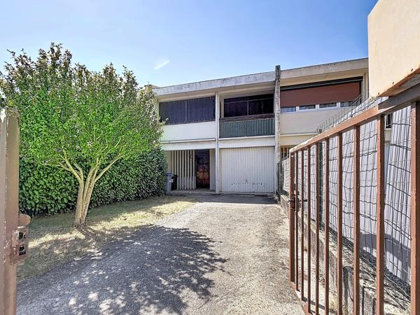 Maison
         5 pièces
        - 108 m² Exclusivité 135 000 € *