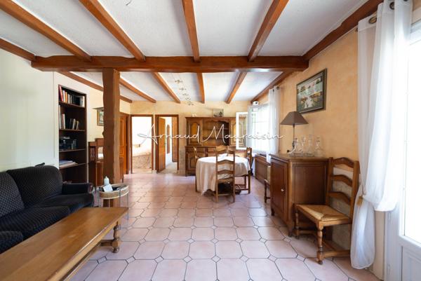 Maison à fort potentiel au centre du village