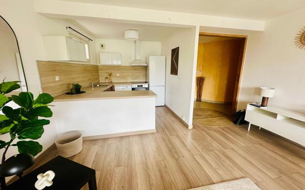 Appartement à vendre    4 pièces • 81,54 m2 Six-Fours-les-Plages