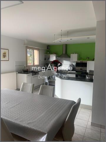 Maison à Seiches-sur-le-Loir, 49140 - 7 pièces 148m²