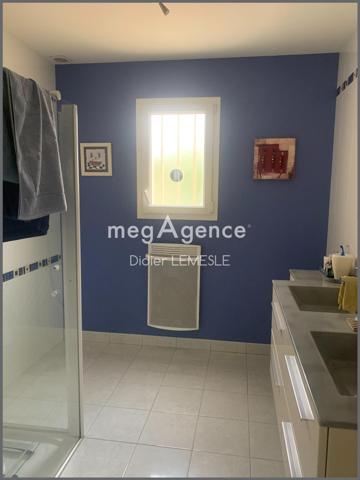 Maison à Seiches-sur-le-Loir, 49140 - 7 pièces 148m²