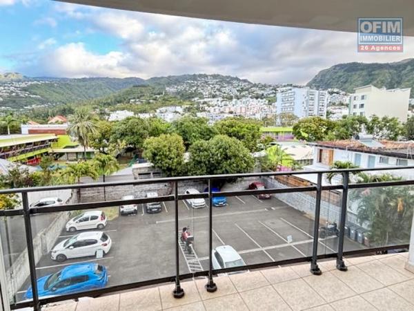 T2 avec grande terrasse et vue montagne - Proche centre-ville de Saint-Denis