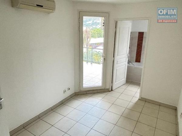 T2 avec grande terrasse et vue montagne - Proche centre-ville de Saint-Denis