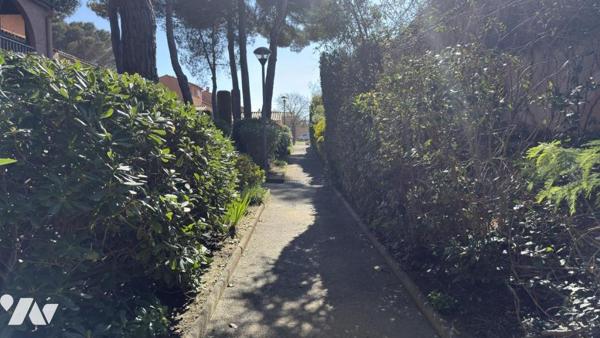 SAINT-AYGULF – Appartement 2 pièces bis avec garage, piscine et tennis – à quelques minutes à pied d