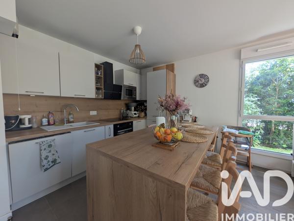 Location appartement 3 pièces 66 m² Guyancourt