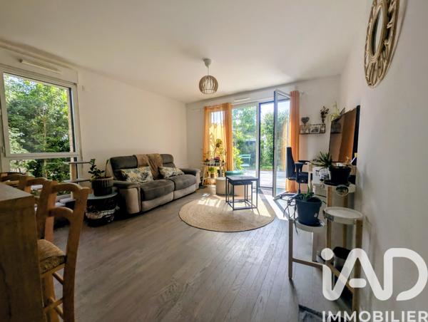 Location appartement 3 pièces 66 m² Guyancourt