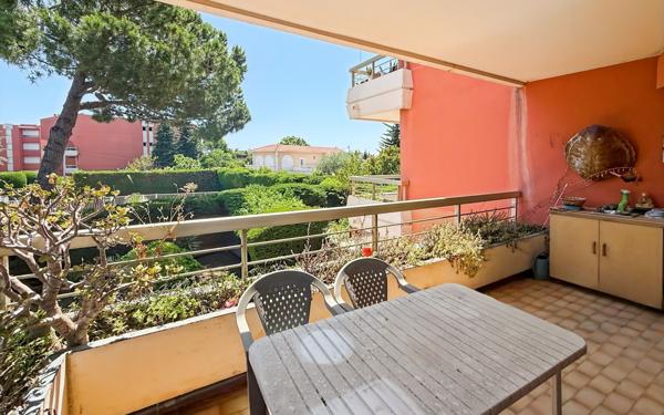 Appartement à vendre    2 pièces • 48 m2 Saint-Laurent-du-Var