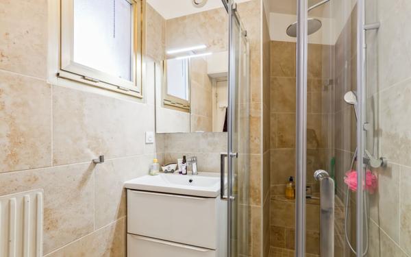 Appartement à vendre    2 pièces • 48 m2 Saint-Laurent-du-Var