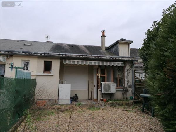 Maison de ville à vendre à Descartes dans l'Indre-et-Loire (37160), ref : 082/347