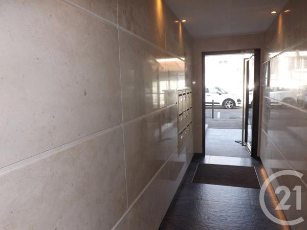 Appartement F3 à vendre  3 pièces - 64 m 2   SAVIGNY SUR ORGE  - 91