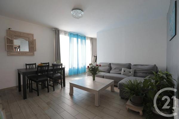 Appartement F3 à vendre  3 pièces - 64 m 2   SAVIGNY SUR ORGE  - 91