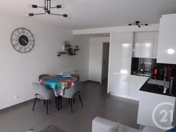 Appartement F3 à vendre  3 pièces - 64 m 2   SAVIGNY SUR ORGE  - 91