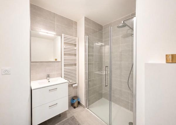 Location Appartement meublé 32.76 m² - Bordeaux 33800