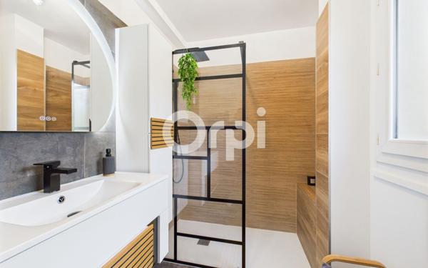 Appartement à vendre    2 pièces • 61 m2 Mandelieu-la-Napoule