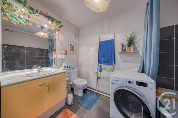 Appartement F4 à vendre  4 pièces - 73,20 m 2   VIGNEUX SUR SEINE  - 91