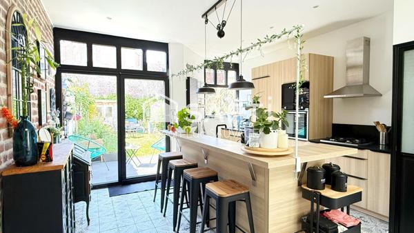 Maison Semi-Bourgeoise centre-ville Avec jardin