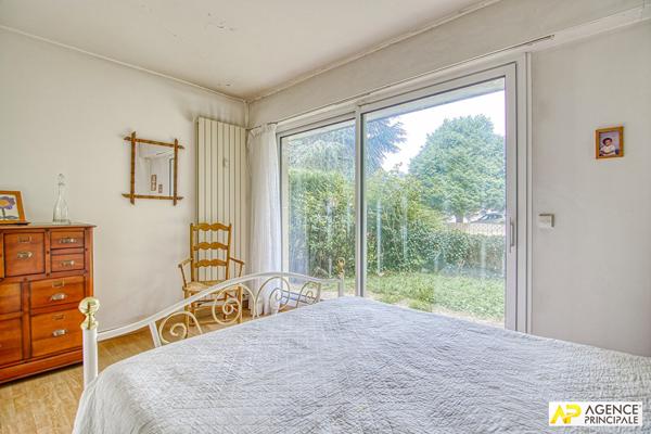 Versailles Clagny Appartement 5 pièces 113 m² rez-de-jardin avec ascenseur, cave et parking et box en sous-sol 610 000 € **  - Référence  28282