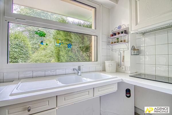 Versailles Clagny Appartement 5 pièces 113 m² rez-de-jardin avec ascenseur, cave et parking et box en sous-sol 610 000 € **  - Référence  28282