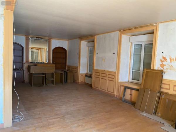 Immeuble à vendre à Mauriac dans le Cantal (15200), ref : 15060/864