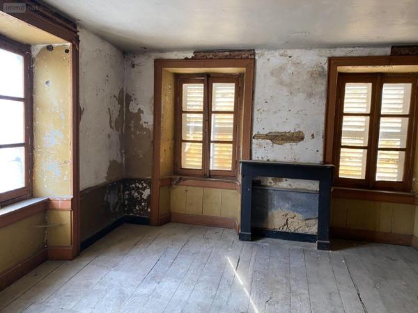 Immeuble à vendre à Mauriac dans le Cantal (15200), ref : 15060/864