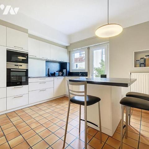 LORIENT centre  - BELLE MAISON Famliale ,  SPACIEUSE AVEC MULTIPLES POSSIBILITÉS