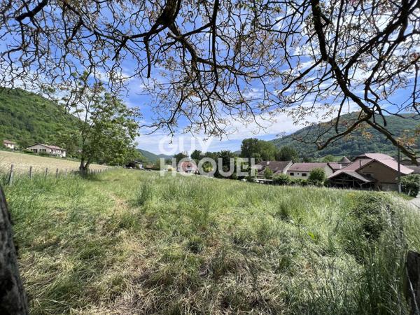 TERRAIN VIABILISE A BATIR 565m²