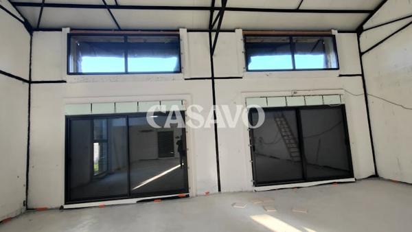 Vente Loft 1 pièce de 170m² - 44340 Bouguenais