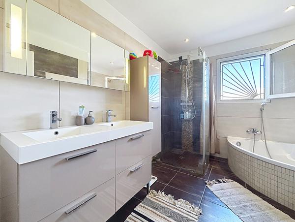 Charmante maison 5 pièces avec piscine à Bressols - Calme et Confort