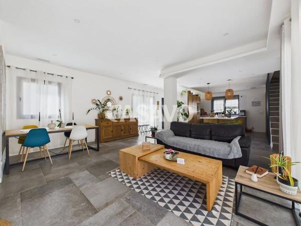 Vente Maison 5 pièces de 175m² - 83720 Trans-en-Provence