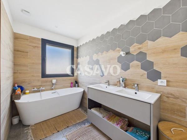 Vente Maison 5 pièces de 175m² - 83720 Trans-en-Provence