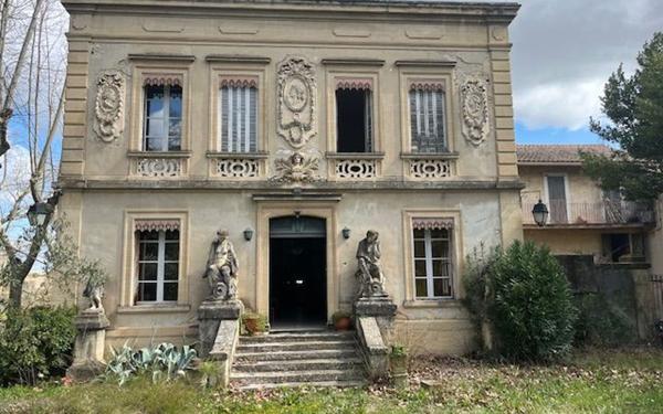 Maison à vendre    8 pièces •  Remoulins